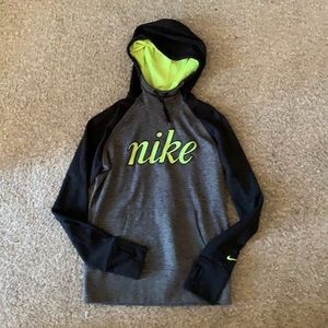 Nike thermafit hoodie size small